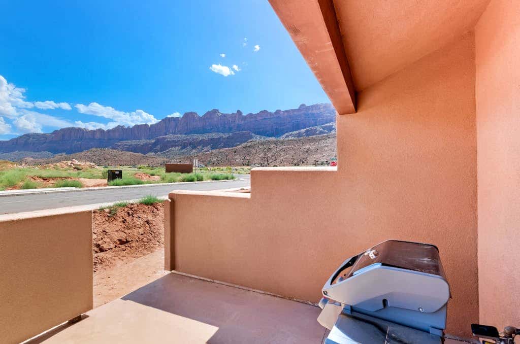 Adventure Ready Moab Townhouse with Pool and Hot Tub Access - Close to Utah's national parks