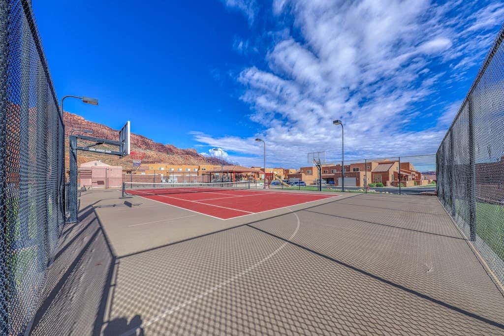 Adventure Ready Moab Townhouse with Pool and Hot Tub Access - Close to Utah's national parks