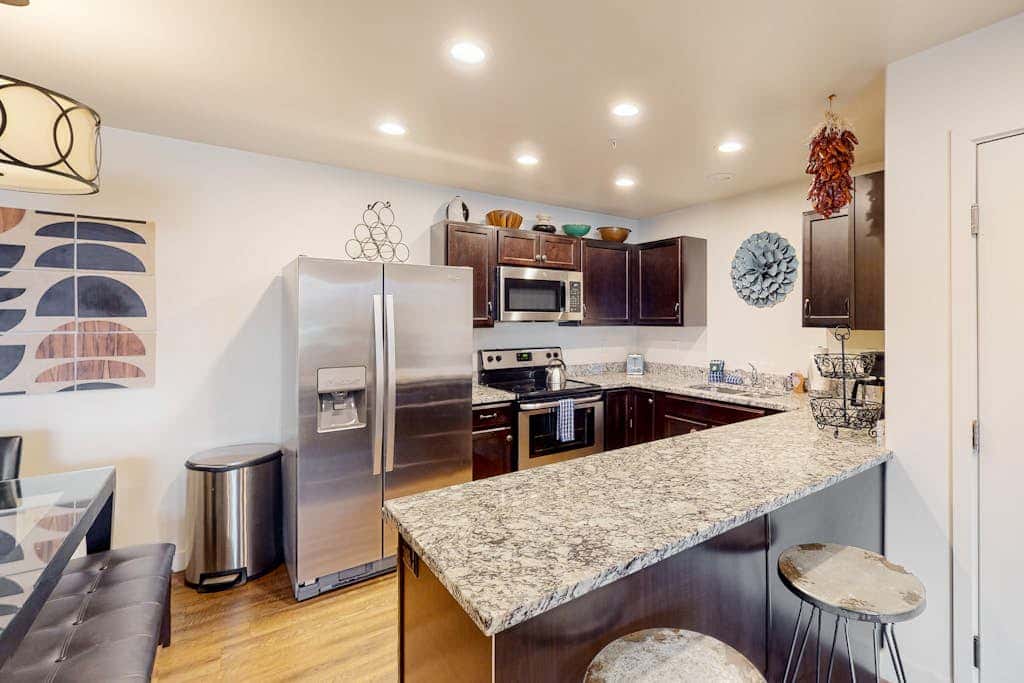 Spacious Moab Condo with Pool Hot Tub and Mountain Views