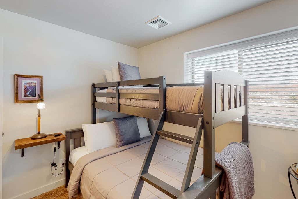 Spacious Moab Condo with Pool Hot Tub and Mountain Views