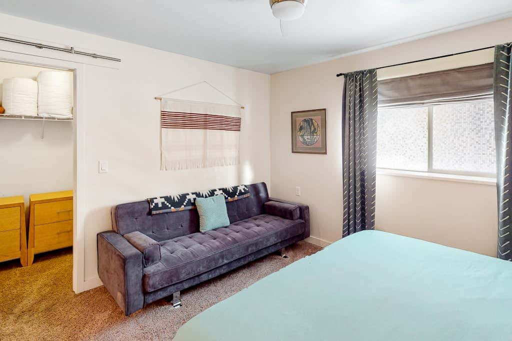 Spacious Moab Condo with Pool Hot Tub and Mountain Views