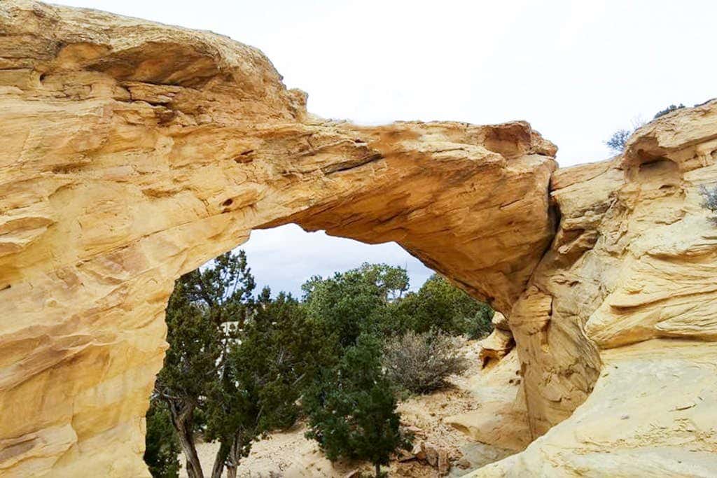 Spacious Moab Condo with Pool Hot Tub and Mountain Views