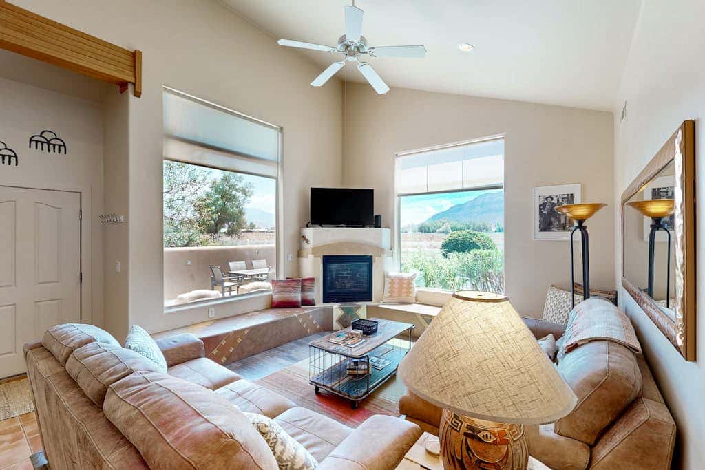 Townhome in Rim Village with Red Rock Views, Community Pool & Hot Tub
