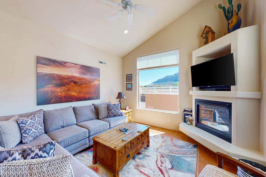 Spacious Moab Townhouse with Seasonal Pool and Hot Tub - Views and Hiking Nearby