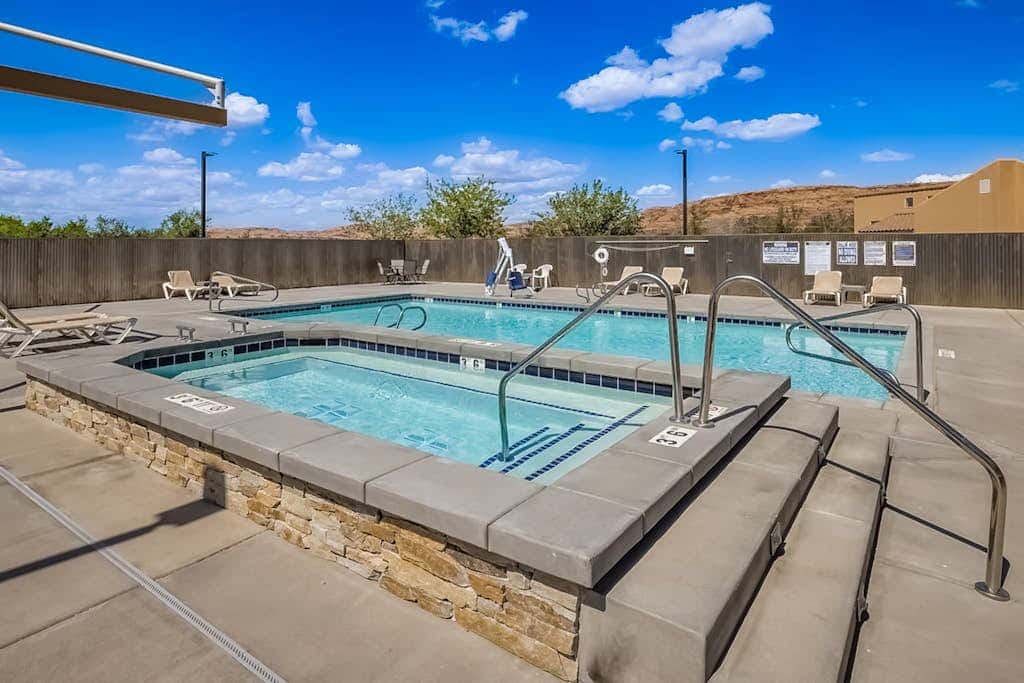 Spacious Moab Townhouse with Seasonal Pool and Hot Tub - Views and Hiking Nearby