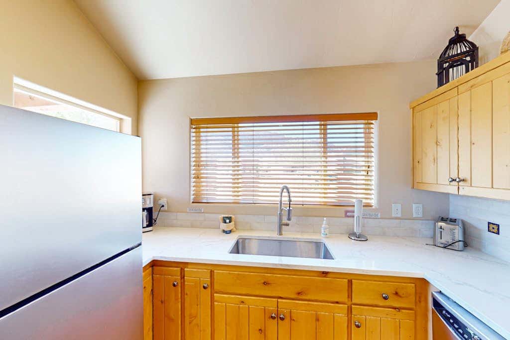 Spacious Moab Townhouse with Seasonal Pool and Hot Tub - Views and Hiking Nearby