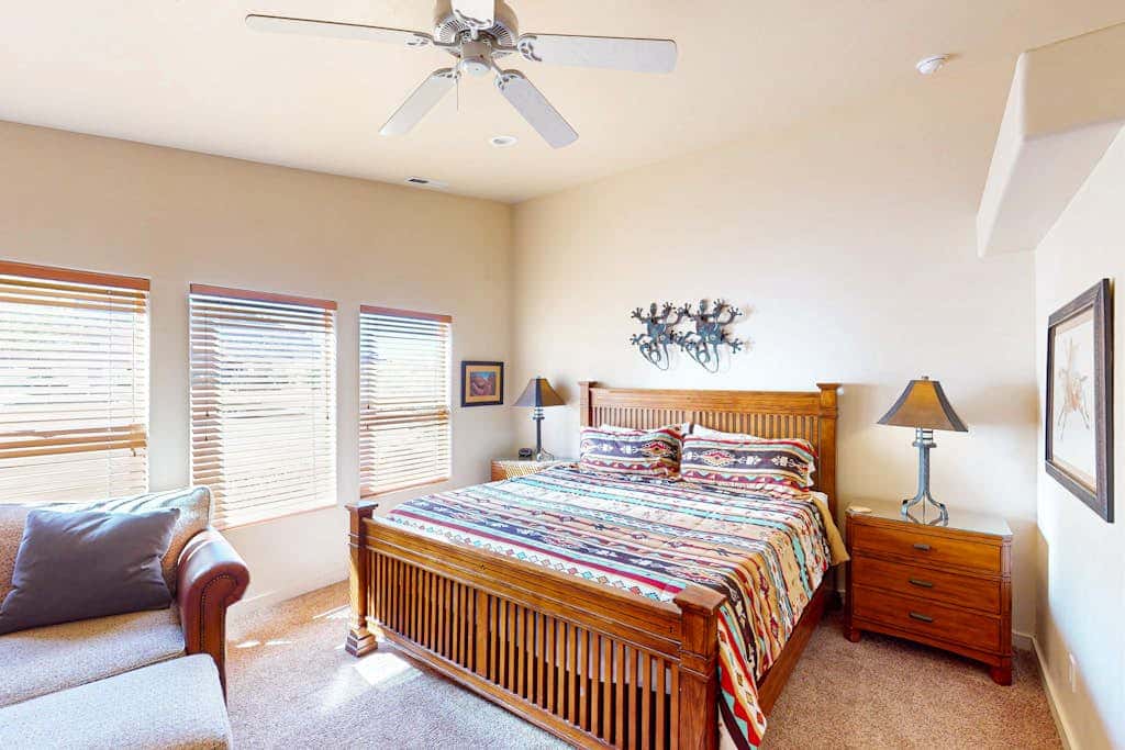 Spacious Moab Townhouse with Seasonal Pool and Hot Tub - Views and Hiking Nearby