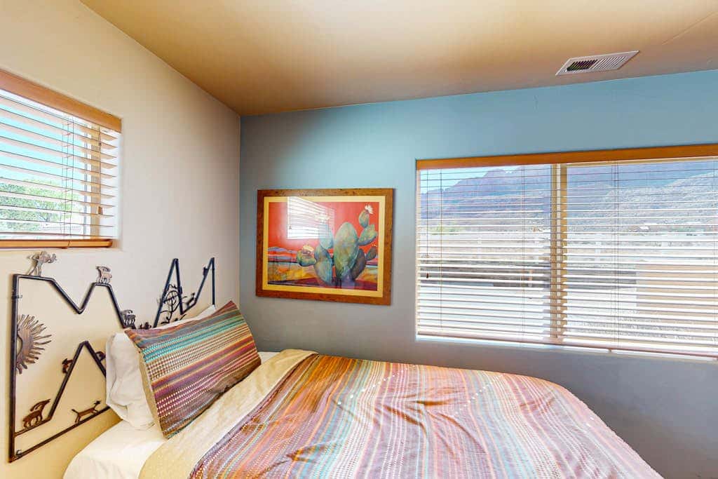 Spacious Moab Townhouse with Seasonal Pool and Hot Tub - Views and Hiking Nearby