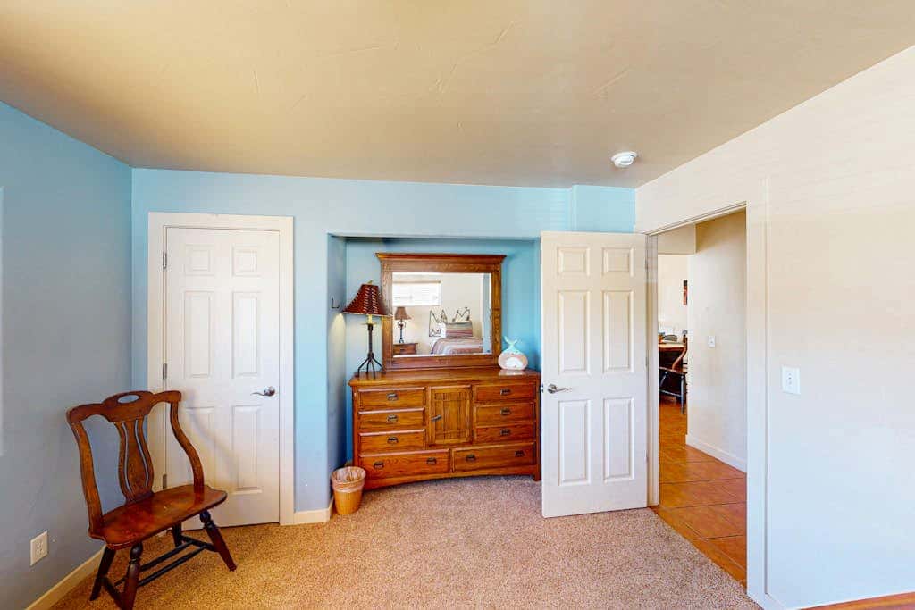 Spacious Moab Townhouse with Seasonal Pool and Hot Tub - Views and Hiking Nearby