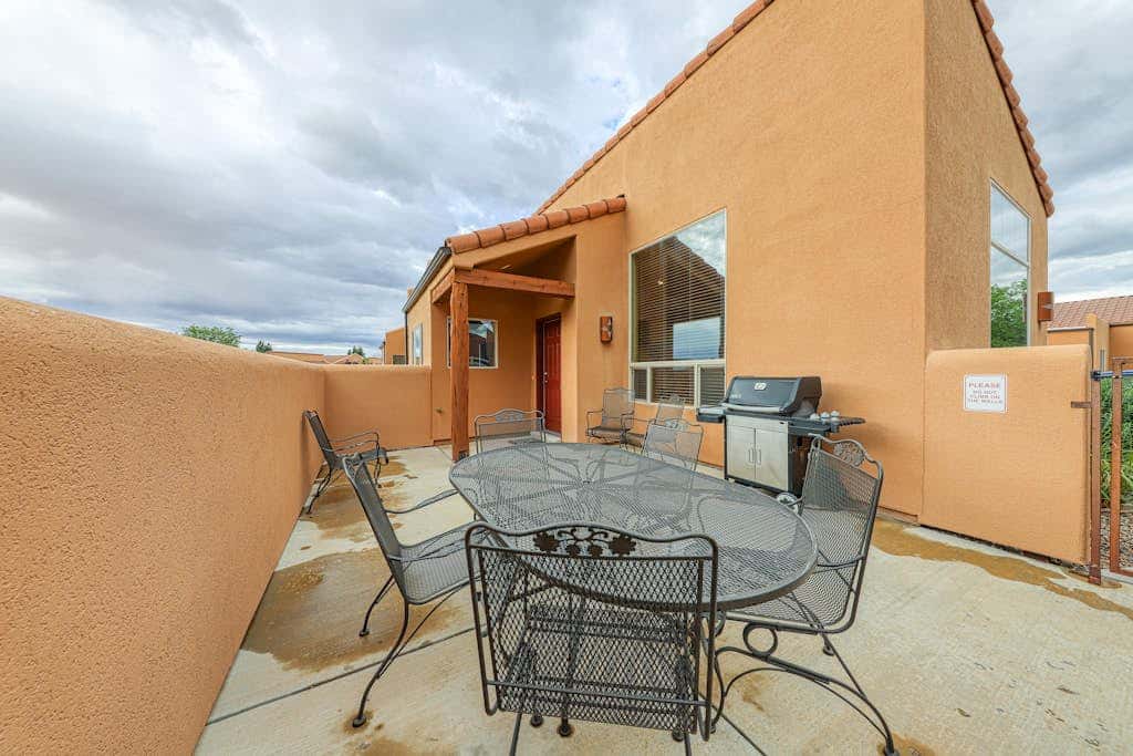 Spacious Moab Townhouse with Seasonal Pool and Hot Tub - Views and Hiking Nearby