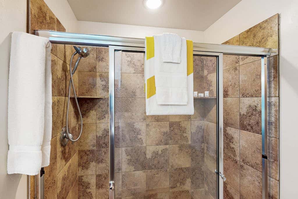 Lovely Townhome near Town with Pool, Hot Tub, Playground, Patio & Tennis