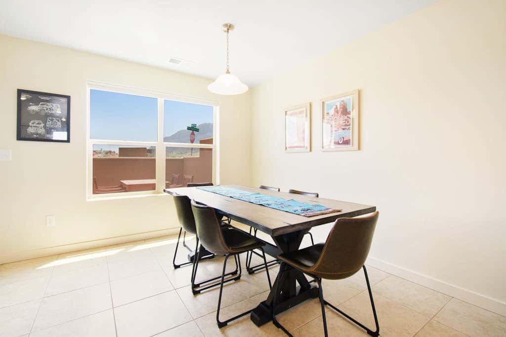 Updated Dog Friendly Condo with Pool & Hot Tub - Close to National Parks