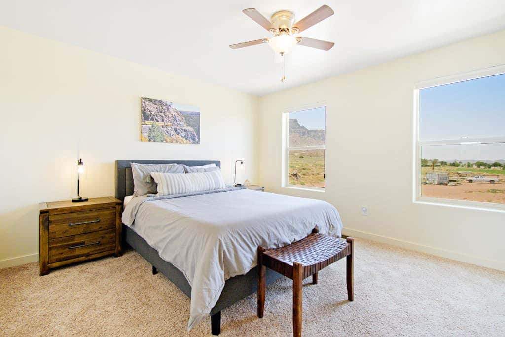 Updated Dog Friendly Condo with Pool & Hot Tub - Close to National Parks