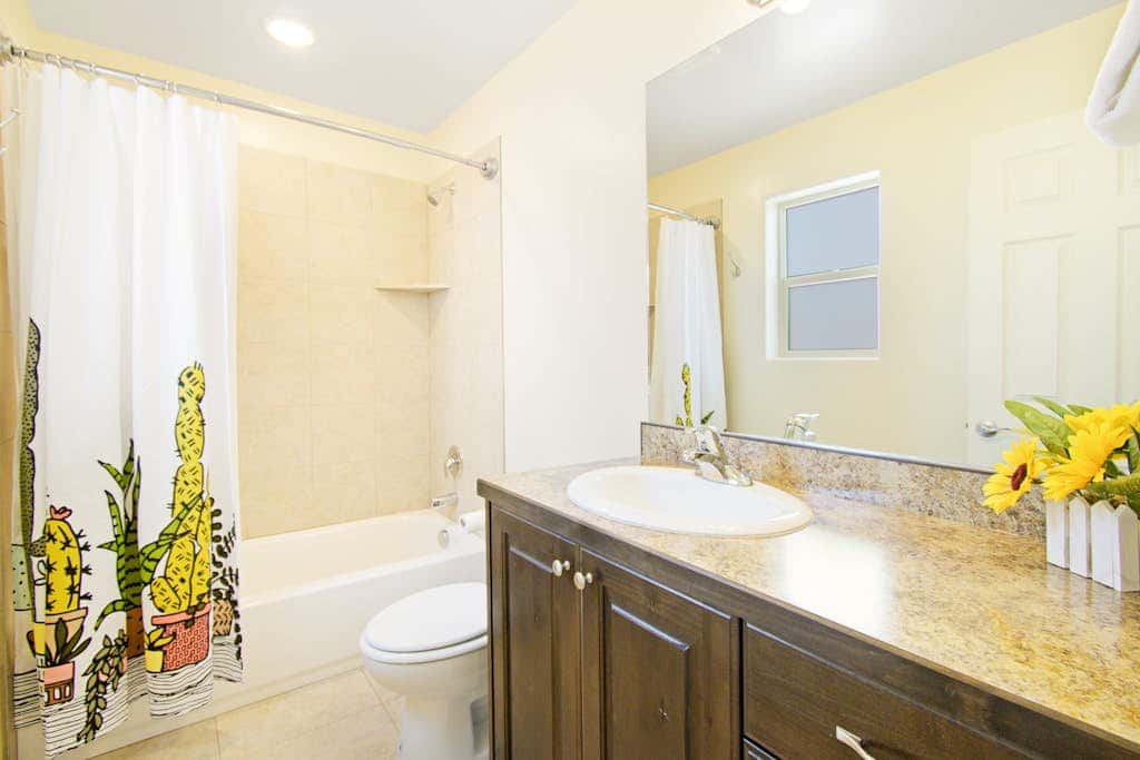 Updated Dog Friendly Condo with Pool & Hot Tub - Close to National Parks