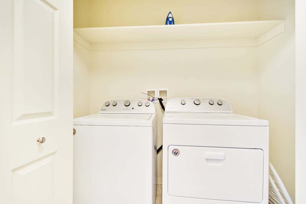 Updated Dog Friendly Condo with Pool & Hot Tub - Close to National Parks