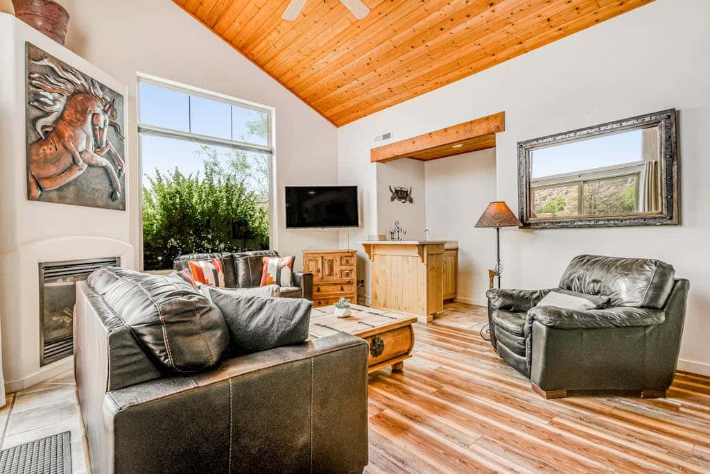 Mountain View Home with Patio, Gas Fireplace, Shared Pool and Hot Tub - Dog Friendly