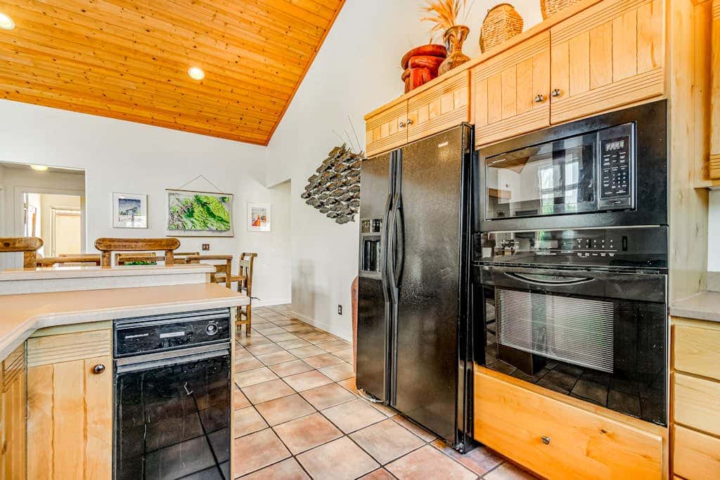 Mountain View Home with Patio, Gas Fireplace, Shared Pool and Hot Tub - Dog Friendly