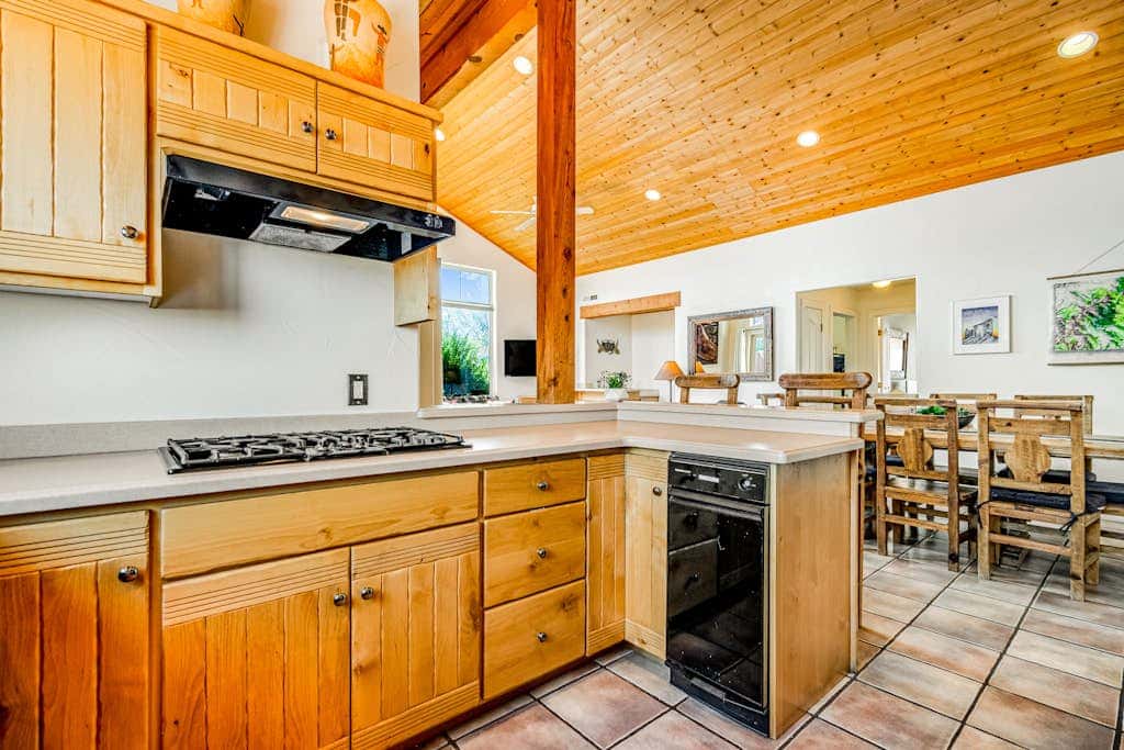 Mountain View Home with Patio, Gas Fireplace, Shared Pool and Hot Tub - Dog Friendly