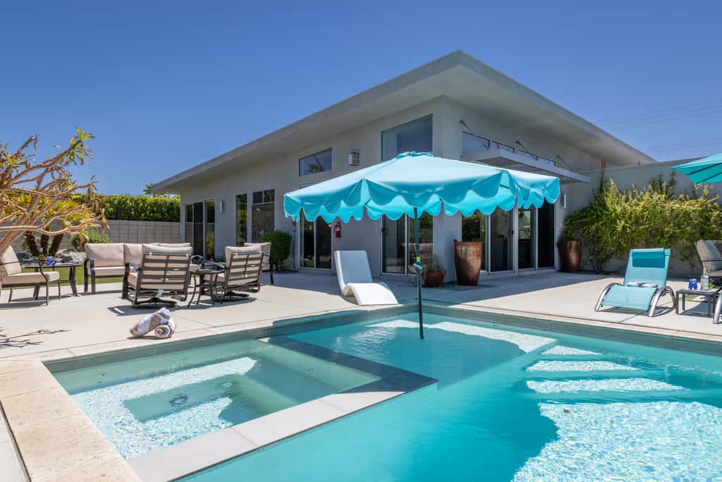 Flamingo Oasis
