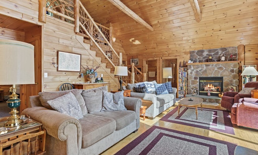 Lakefront cabin with beautiful loft, game room, views, private dock