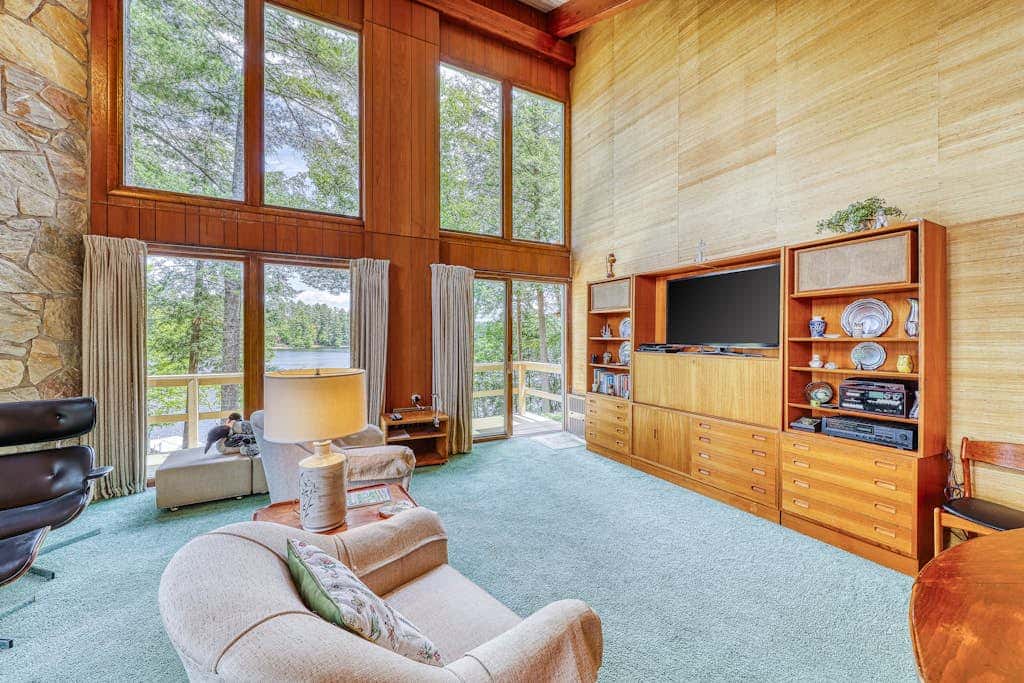 Private Contemporary