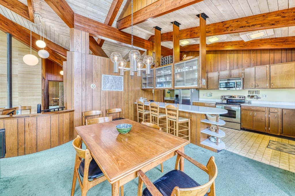 Private Contemporary