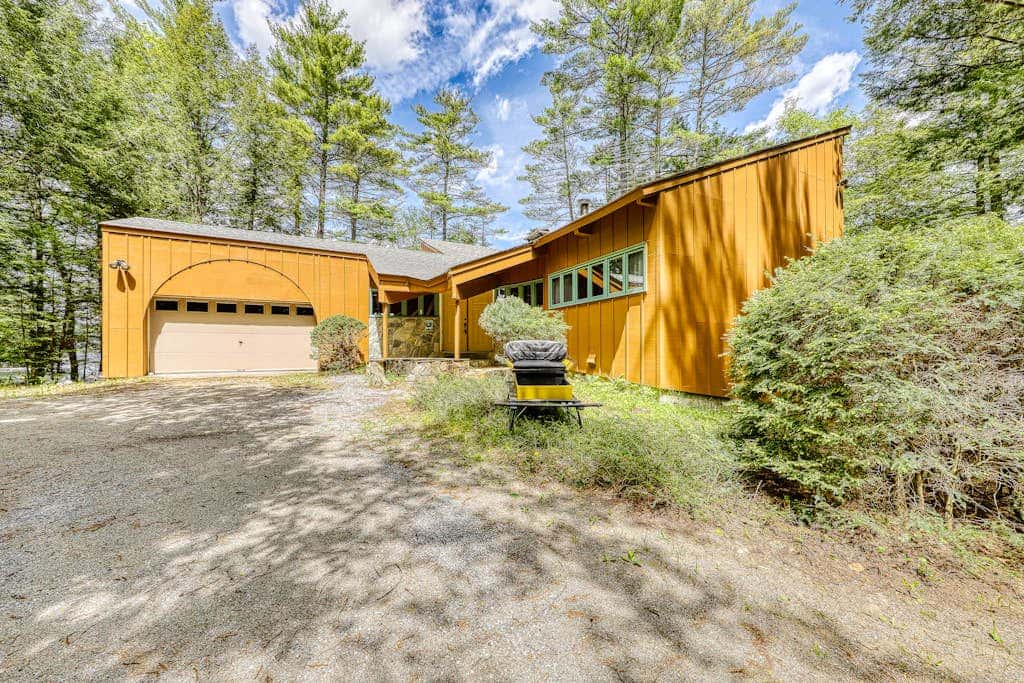 Private Contemporary