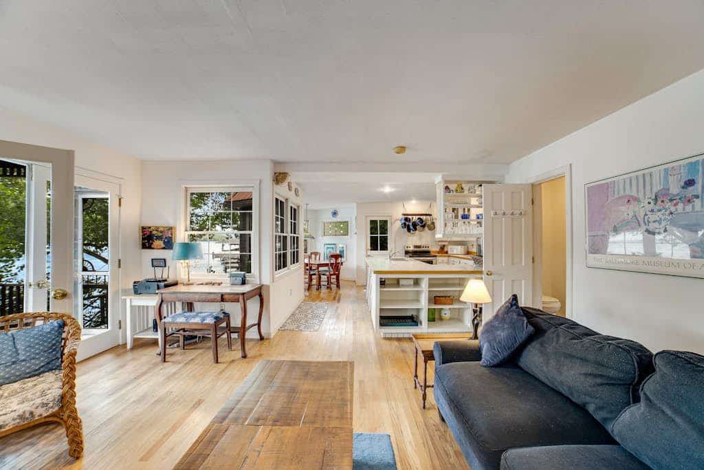 Unique & charming lakefront home with screened-in patio