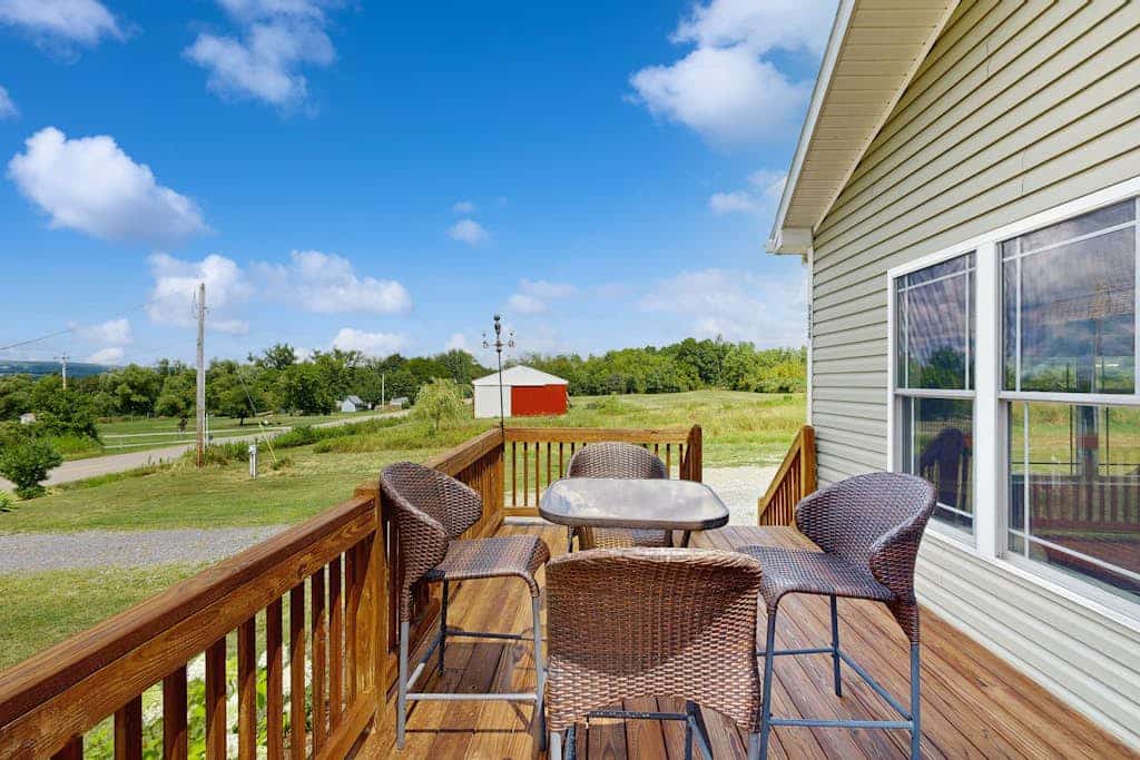 Private, well-appointed home with lake views, deck - near wine trails