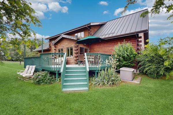Beautiful lake view home with decks, grill, soaking tub & fireplace