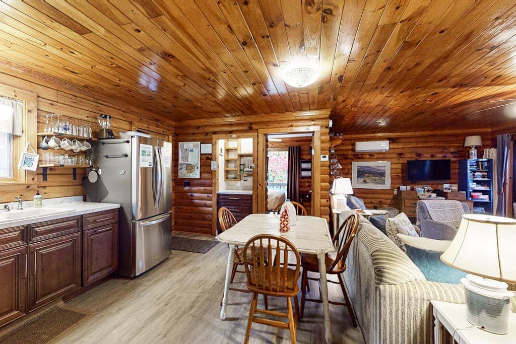 Seneca Lake Log Cabin