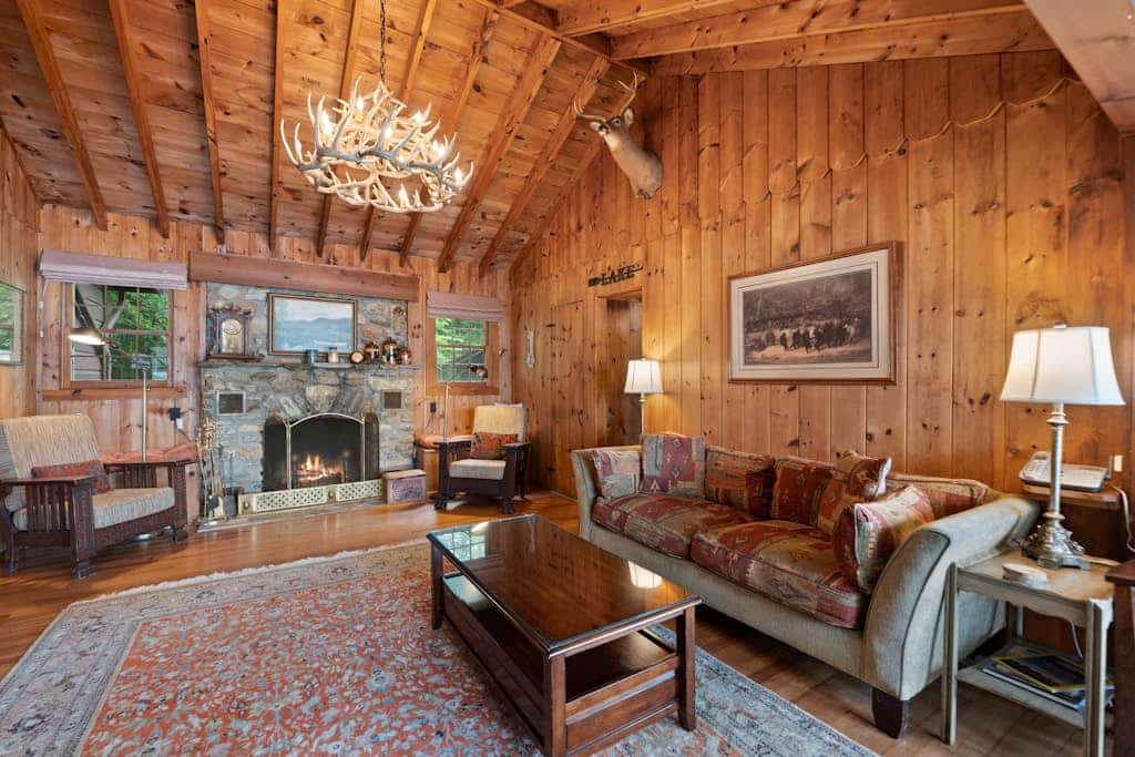 Lakefront house with dock, sandy beach, full kitchen, gorgeous views
