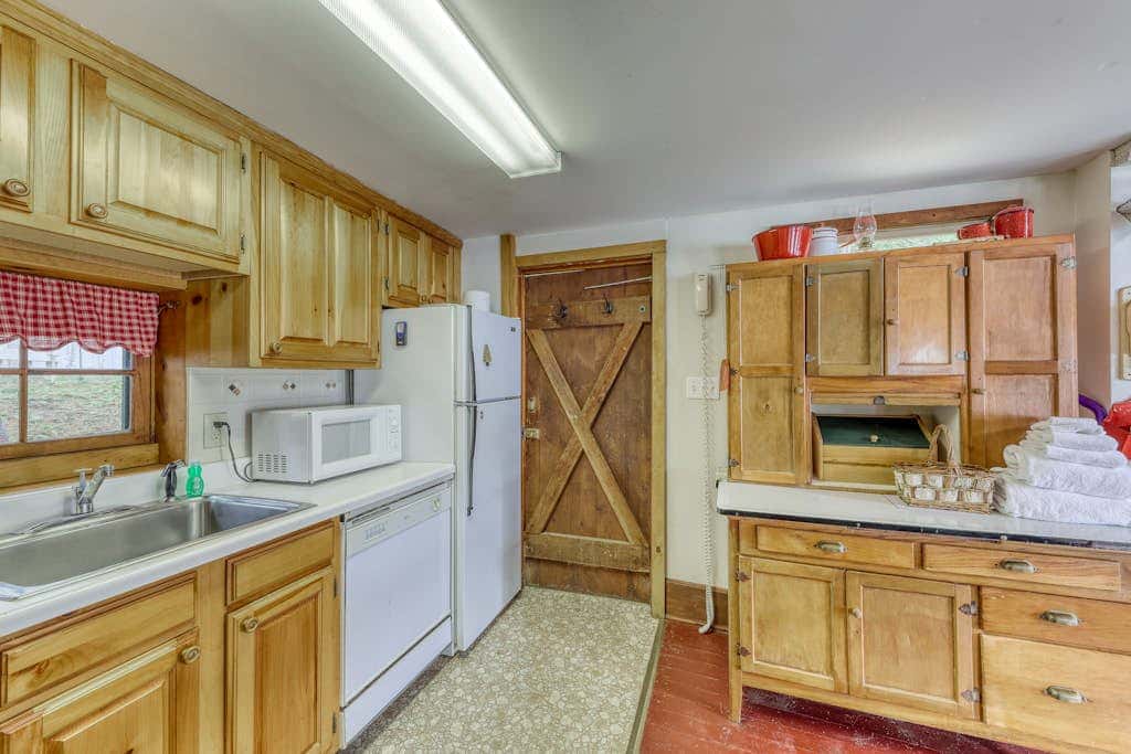 Edgewater Cabin