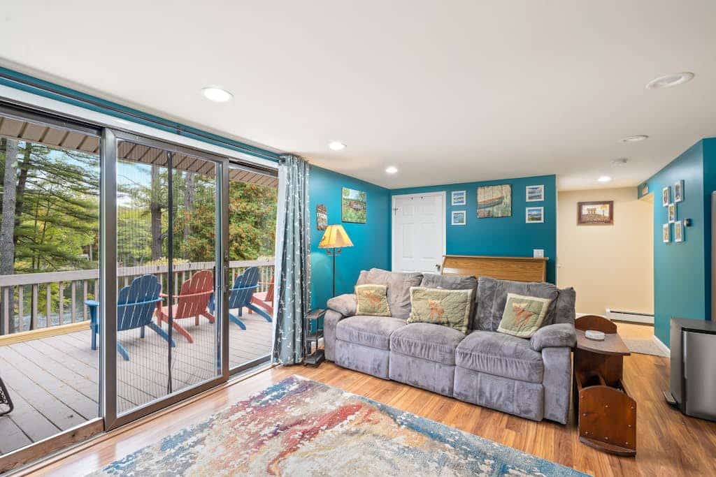 Dog-friendly riverfront house on 3 acres with private dock & deck - near skiing