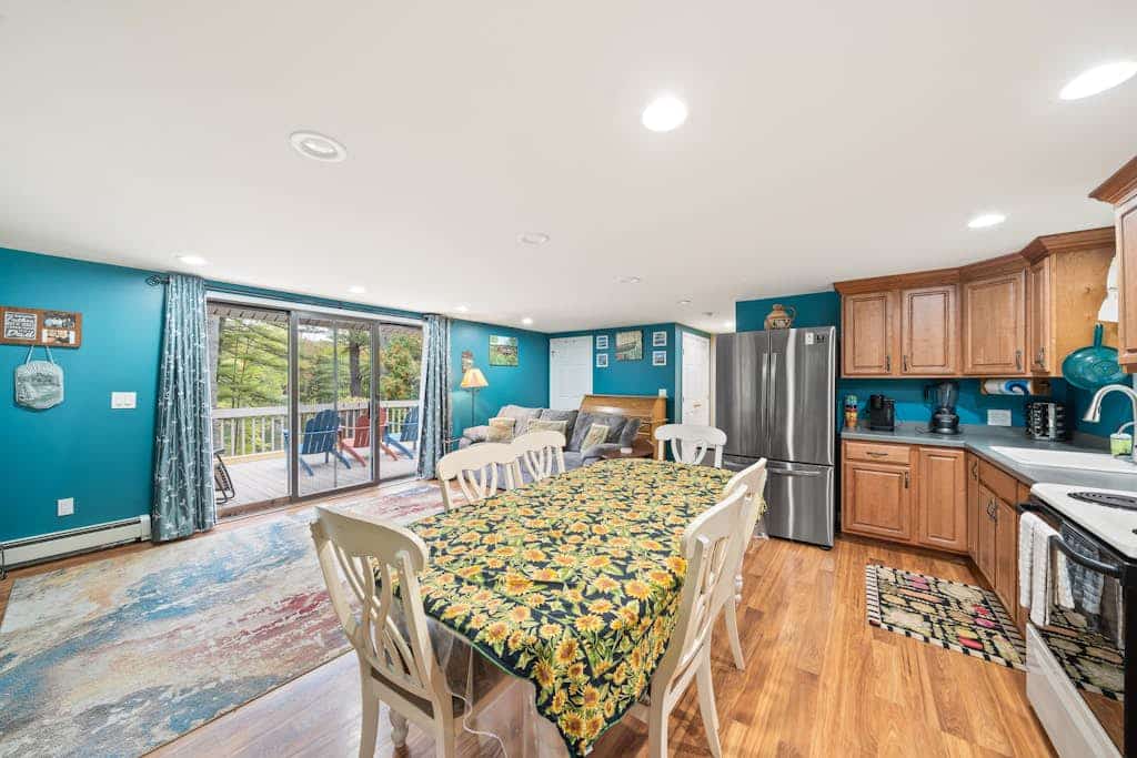 Dog-friendly riverfront house on 3 acres with private dock & deck - near skiing