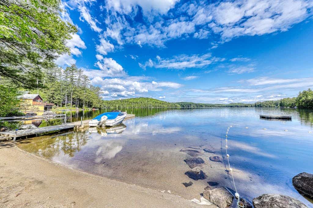 Big single-level house with firepit & spacious yard - lake access nearby