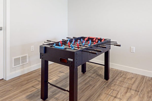 Colorful adventure pad with game room & mountain/lake views - central AC