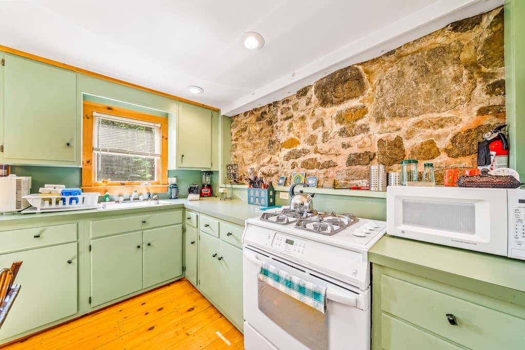 Brook Sound Cabin