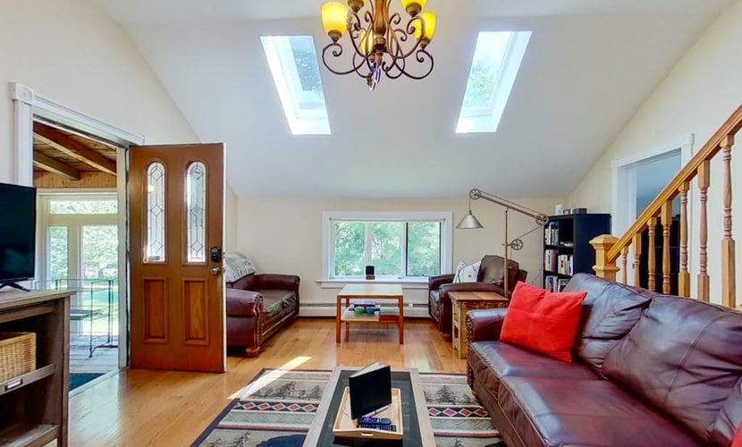 Mountain-view house with wood-burning fireplace, deck, patio, & washer/dryer