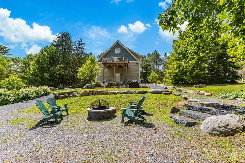 Brand new home w/lake access, dock, swim float, deck & gas grill - pet friendly