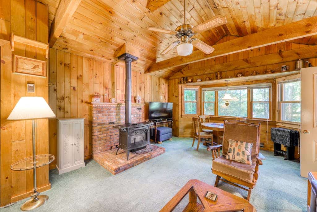 House near the lake - full kitchen, washer/dryer, quiet location