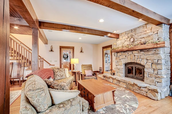 Deluxe, Four-Story Mountain Home with Fast WiFi and Central AC - Near the Slopes