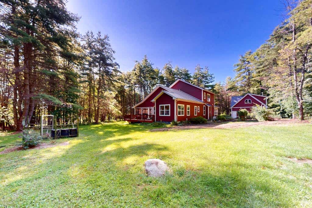 Green home near beach & hiking trails with firepit, fireplace, beautiful views