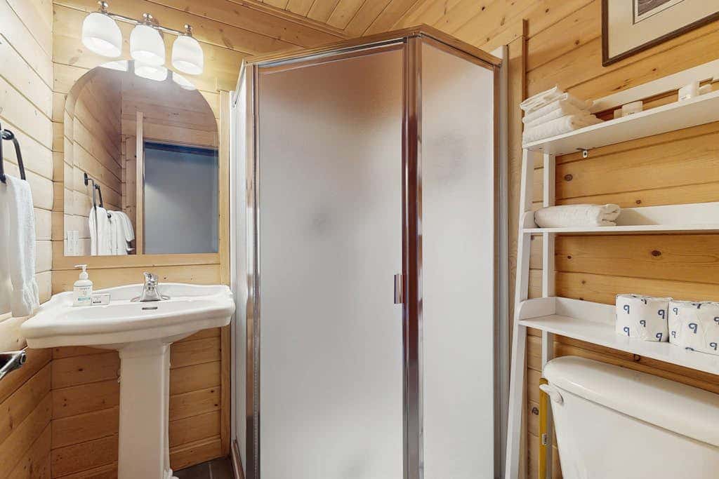 Log Cabin Charm