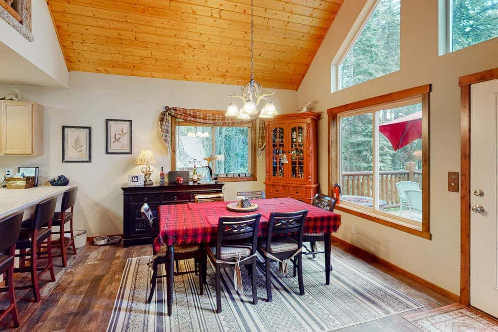 Pine-Loch Sun Retreat