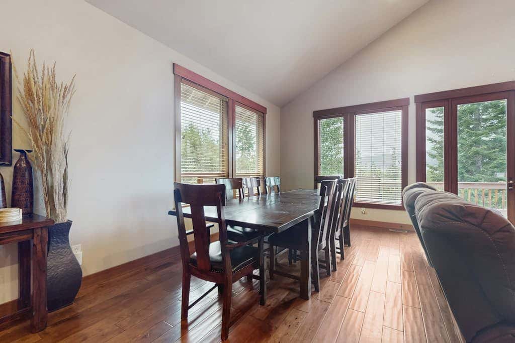 Crest View Lodge