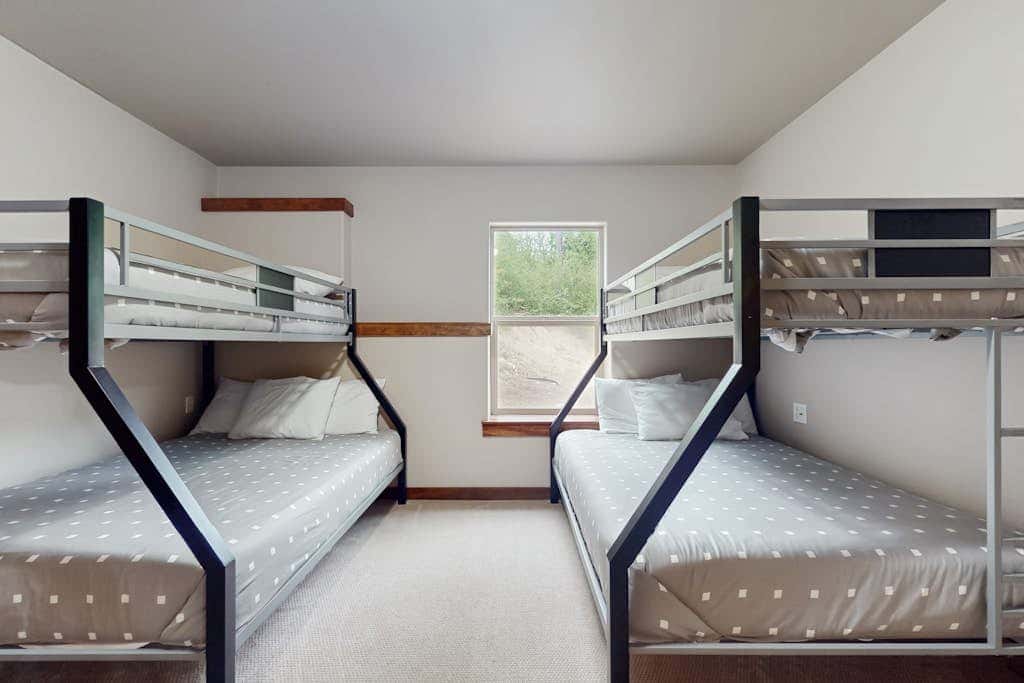 Crest View Lodge
