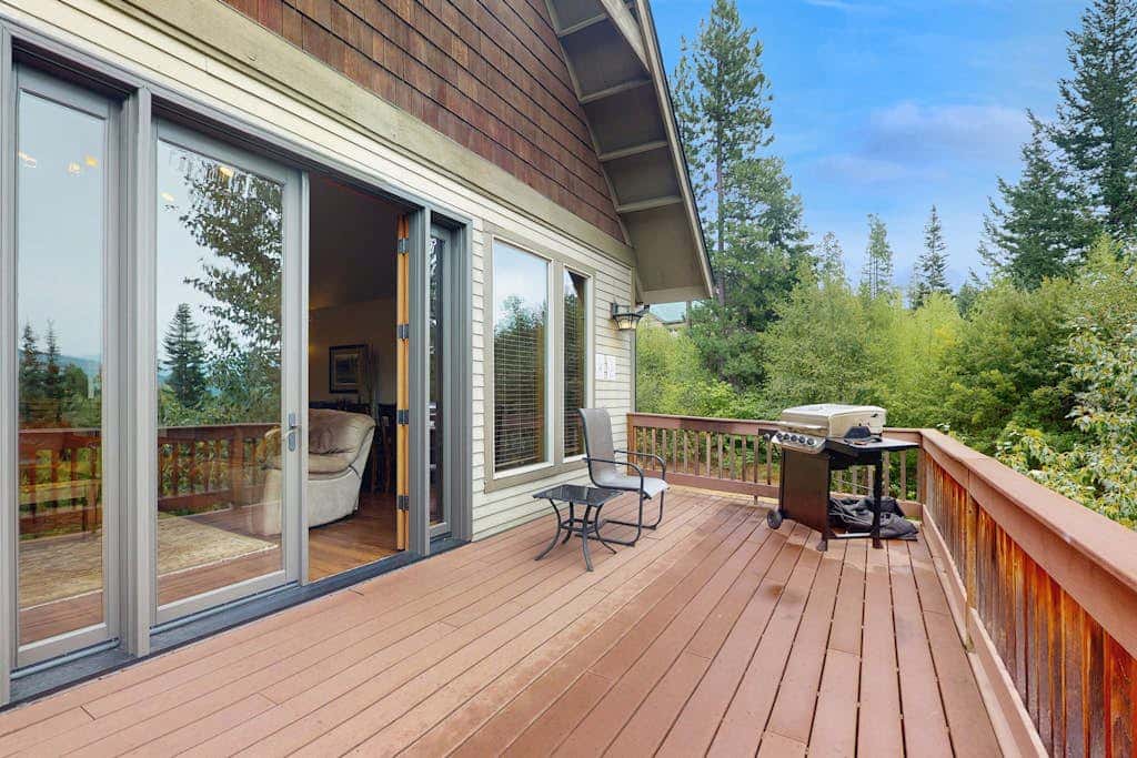 Crest View Lodge