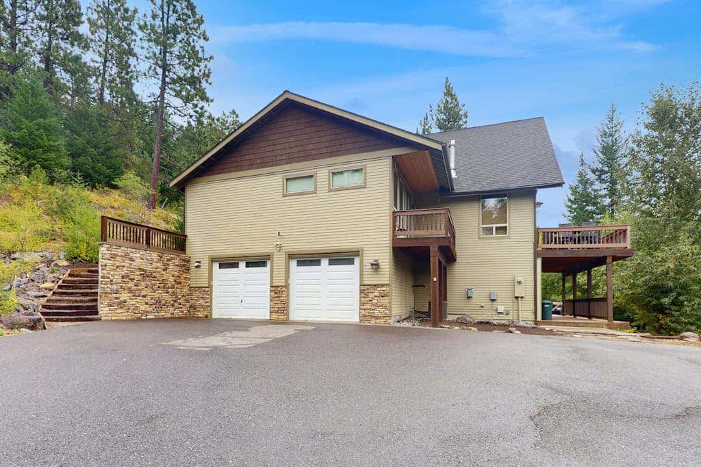Crest View Lodge