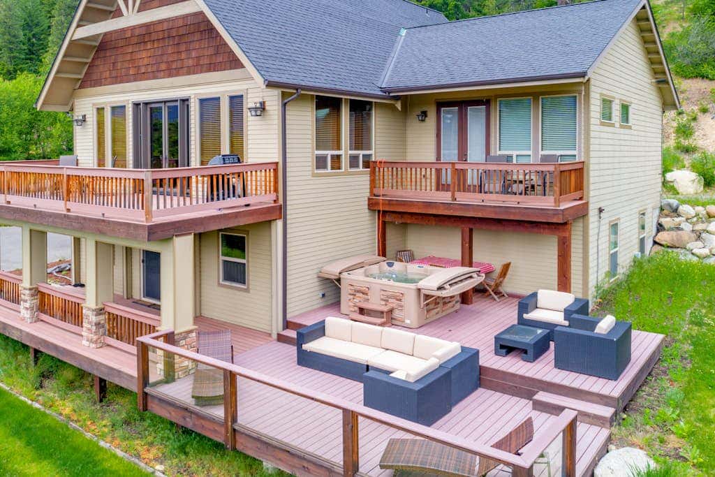 Crest View Lodge